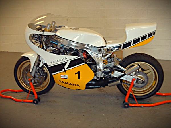 2000 Spondon aluminum mono-shock frame with 1977 Yamaha TZ750